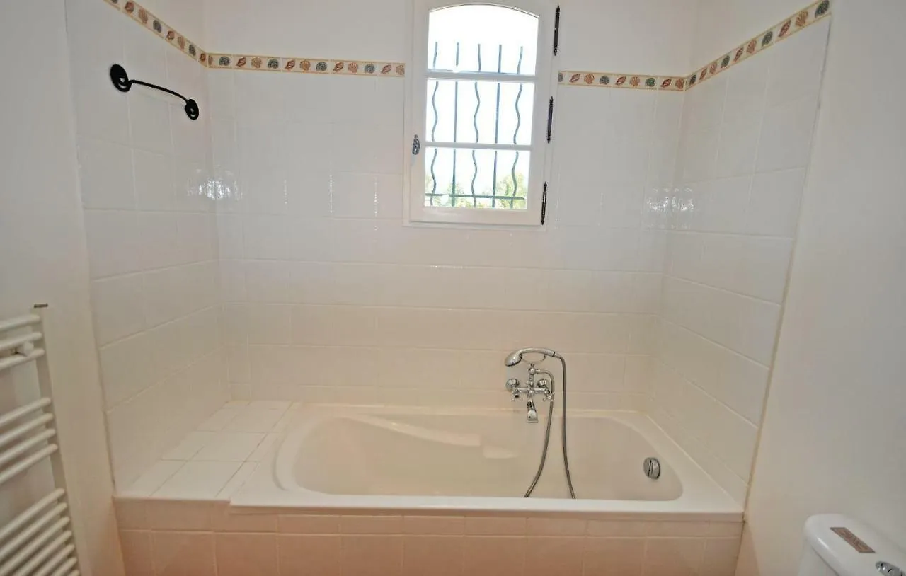 Σπίτι διακοπών Lovely Home In Fayence With Kitchen Γαλλία